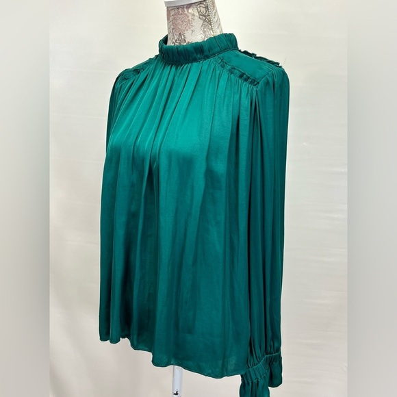 TCEC Emerald green ruched neckline poet sleeve top size M - Picture 2 of 12